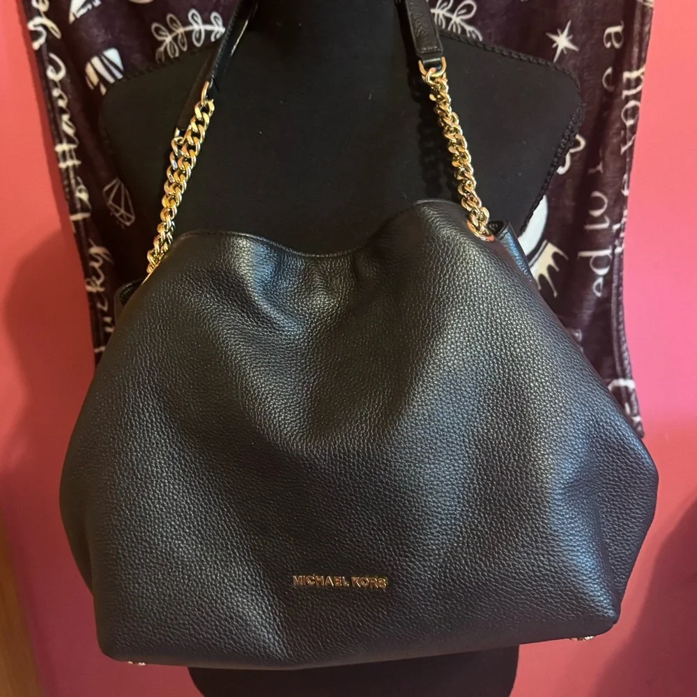 Michael Kors Black Pebbled Leather Shoulder Bag with Gold Chain Straps - Picture 1 of 6